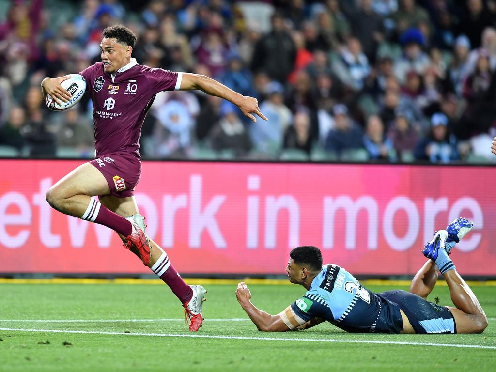 Xavier Coates runs away for a try. Picture: Gregg Porteous / NRL Photos