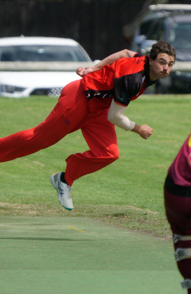 Charlie Robinson-Cay bowling for Balnarring. Picture: Valeriu Campan