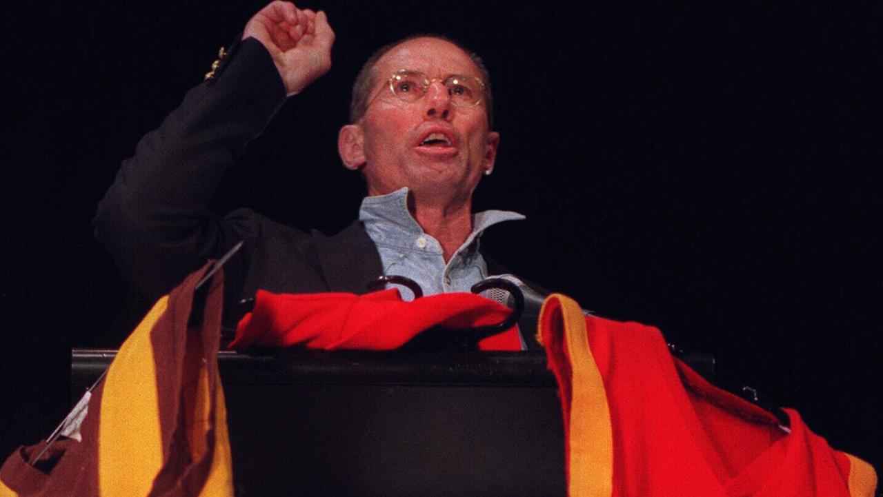 Don Scott rallied against the proposed merger between Melbourne and Hawthorn.