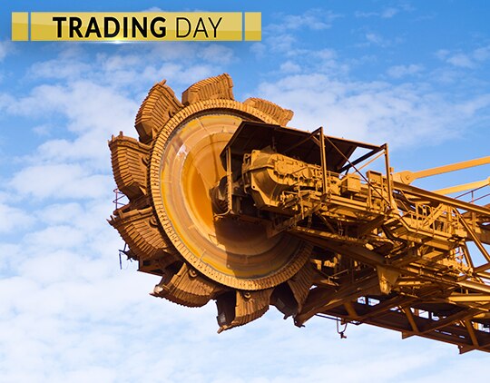 Local shares hit fresh highs in late trade as bulls rally around commodities and bring ASX miners up in the wake.