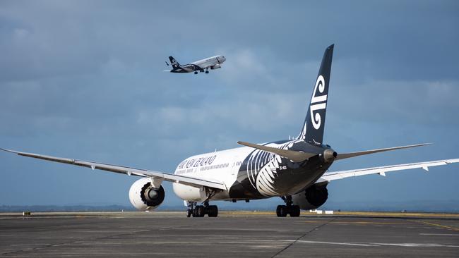 ESCAPE. 16 JAN, 2022. DOC HOLIDAY. Air New Zealand, Boeing, 787, Dreamliner, Taxiing at Auckland International Airport, And A320 Taking off, New Zealand, February 5 2020