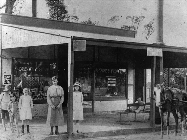 Dee Why Cash Store and Post Office c1915. Photo Northern Beaches Library