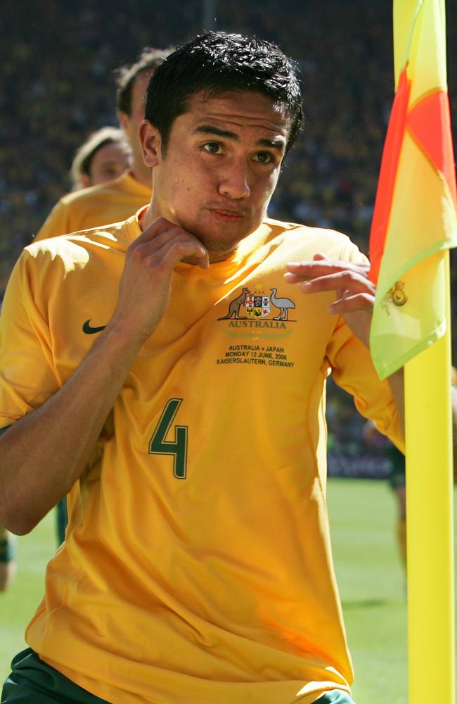 Tim Cahill executes yet another corner post pounding goal celebration.