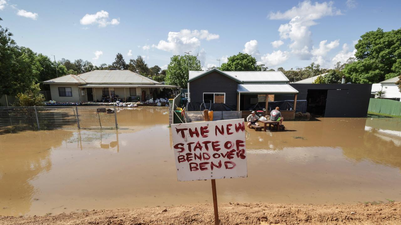 Qld Weather Forecast Thunderstorms And Flash Flooding As 300mm Rain Predicted The Courier Mail