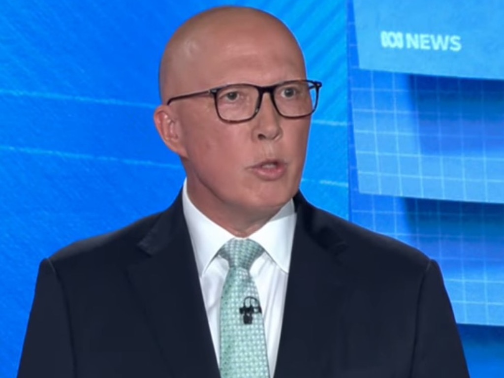 Mr Dutton suggested it was time for some good old fashioned shoulder rubbing and that his government would be far better placed to mend the relationship with the White House.