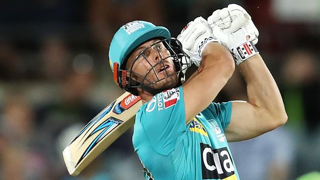 CANBERRA, AUSTRALIA - JANUARY 31: Chris Lynn of the Heat skies a ball and is caught as he bats during the Big Bash League match between the Sydney Thunder and the Brisbane Heat at Manuka Oval, on January 31, 2021, in Canberra, Australia. (Photo by Mark Kolbe/Getty Images)