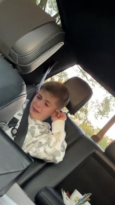 Dad captures moment son has ‘meltdown’ when fantasy football team starts losing