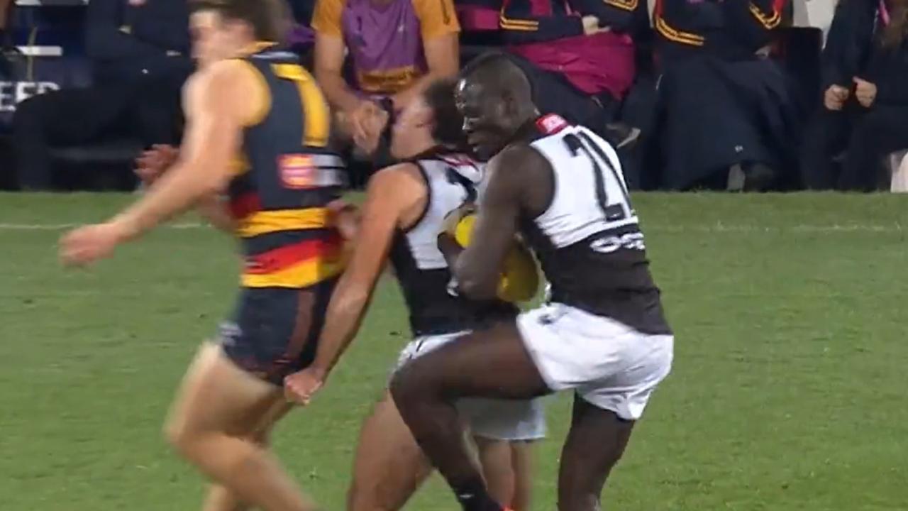 The moment Aliir Aliir and Lachie Jones clash Heads in Saturday nights SHowdown. PIcture: Fox Sports .