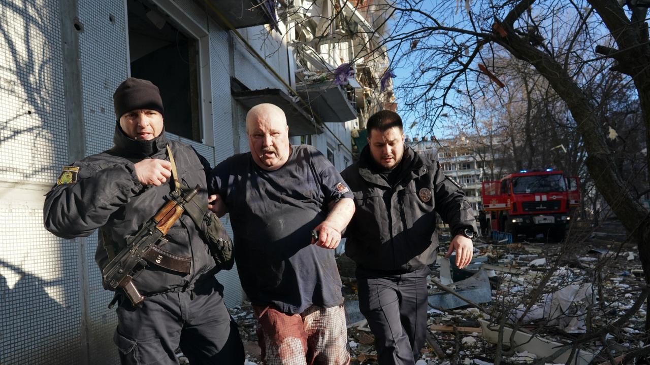 A man got injured after an air strike in Chuhuiv. Picture: Wolfgang Schwan/Anadolu Agency via Getty Images