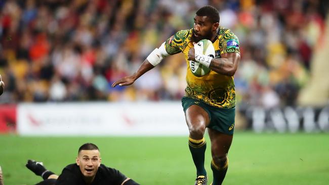 Marika Koroibete leaves Sonny Bill Williams in his wake.