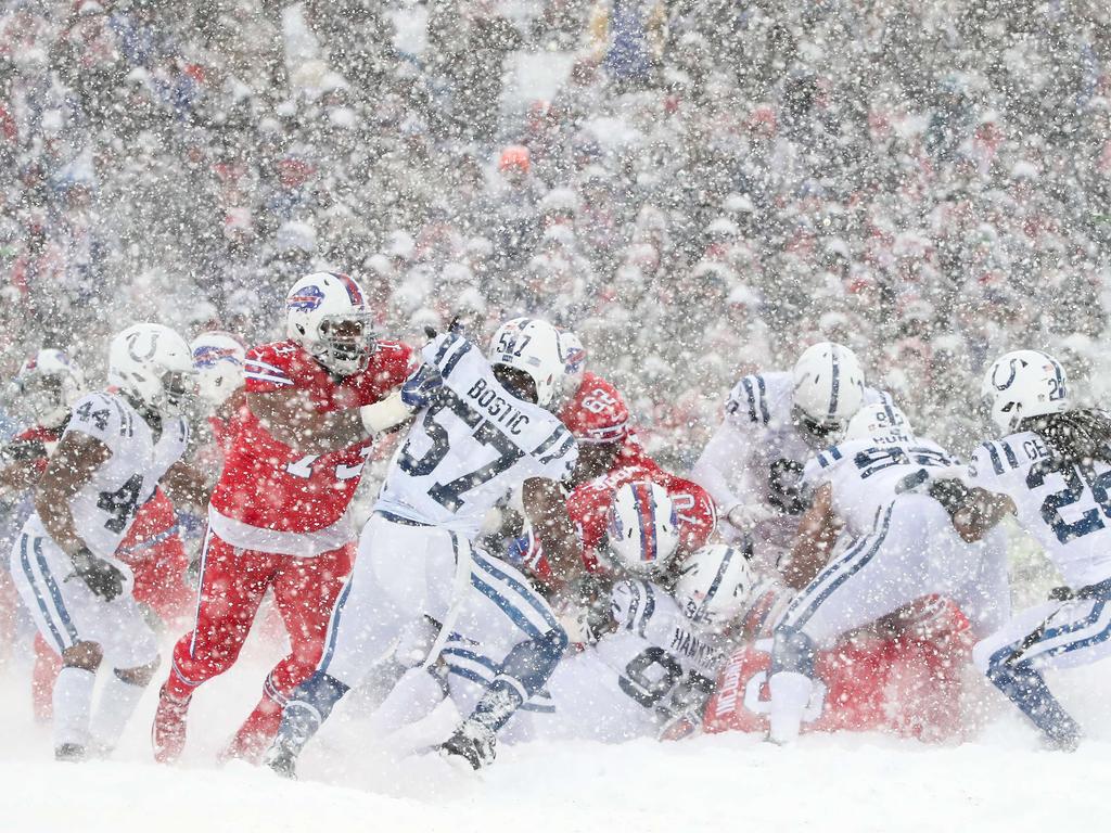 Buffalo Bills Player Runs Shirtless Through the Snowstorm