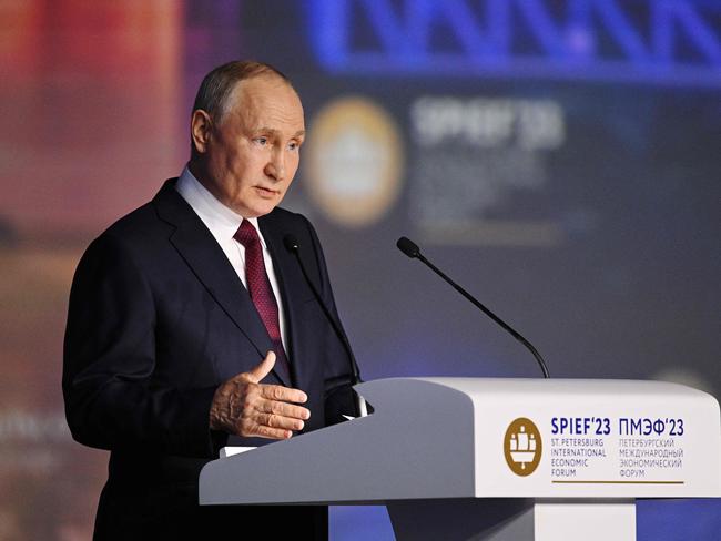 Russian President Vladimir Putin gives a speech at a plenary session of the Saint Petersburg International Economic Forum (SPIEF) in Saint Petersburg on June 16, 2023. (Photo by Ramil Sitdikov / Host photo agency RIA Novosti / AFP) / RESTRICTED TO EDITORIAL USE - MANDATORY CREDIT "AFP PHOTO / Host photo agency RIA Novosti" - NO MARKETING NO ADVERTISING CAMPAIGNS - DISTRIBUTED AS A SERVICE TO CLIENTS