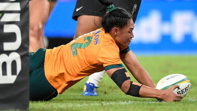 A special moment for Pauline Piliae-Rasabale in her Wallaroos debut.