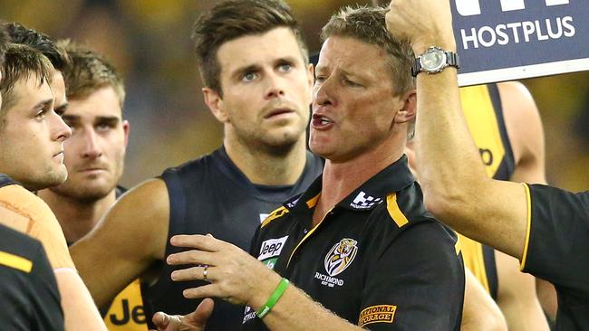 Damien Hardwick tries to rally his players against the Crows. Picture: Getty Images