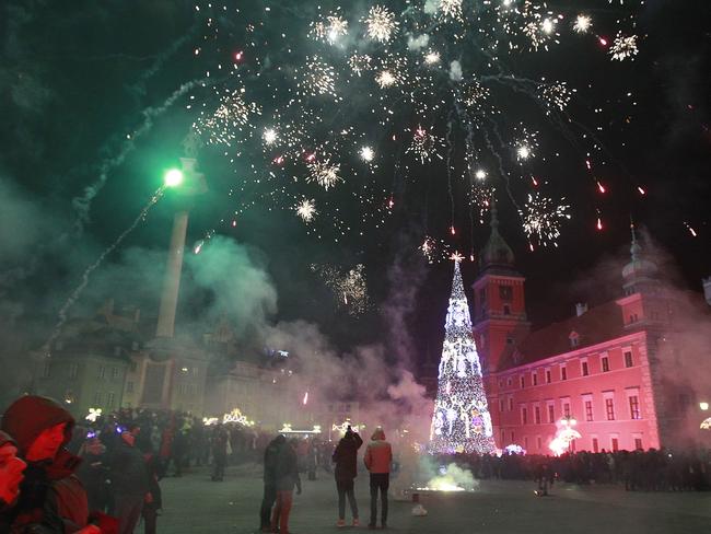 How the world partied into 2016 | Herald Sun