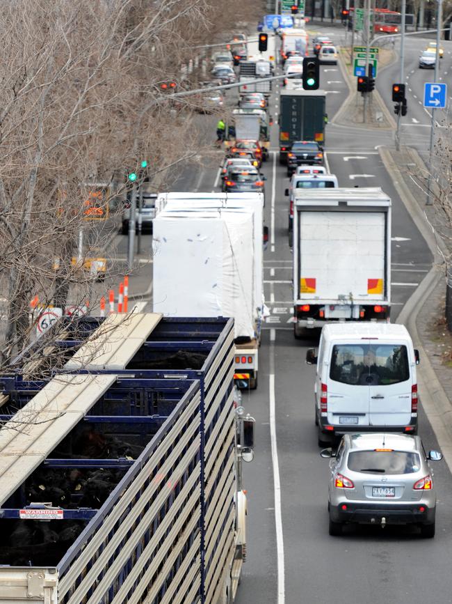 1430 heavy vehicles use City Rd, Southbank daily.