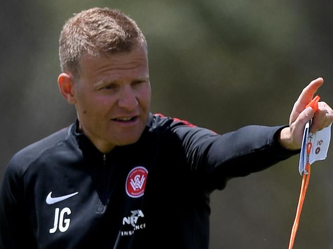 Newly appointed Western Sydney Wanderers A-League head coach Josep Gombau gestures to players during a training session at Blacktown International Sports Park in Sydney, Thursday, November 9, 2017. (AAP Image/Dan Himbrechts) NO ARCHIVING