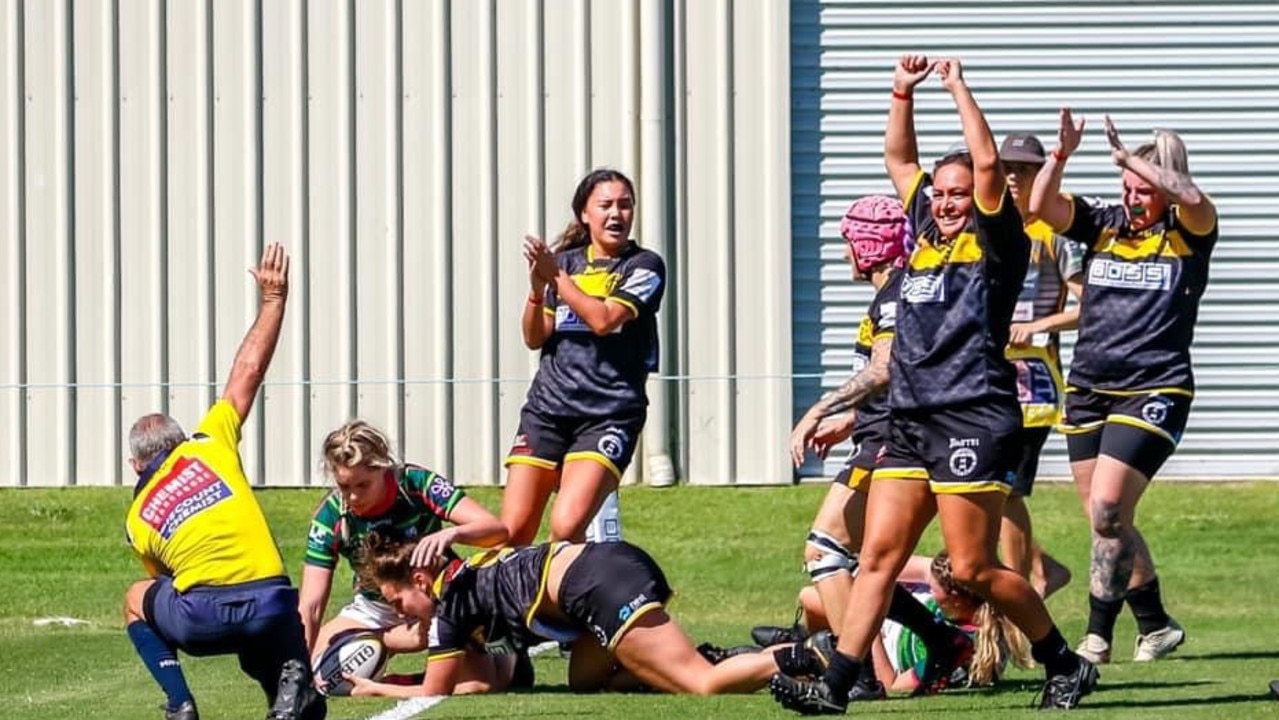 Eloise (centre) and Jane (right front) Greenland in action for Caloundra. Picture: Adrian Bell Photography