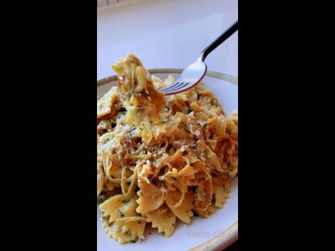 Caramelised French onion pasta