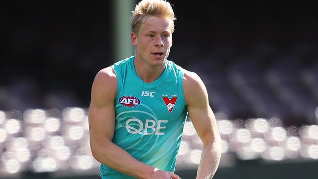 Isaac Heeney in action during Sydney training. Picture: Phil Hillyard