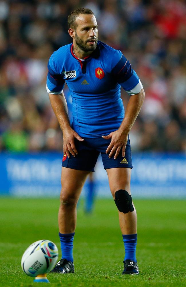 Frederic Michalak lines up a conversion during France’s comfortable victory over Canada at Milton Keynes.