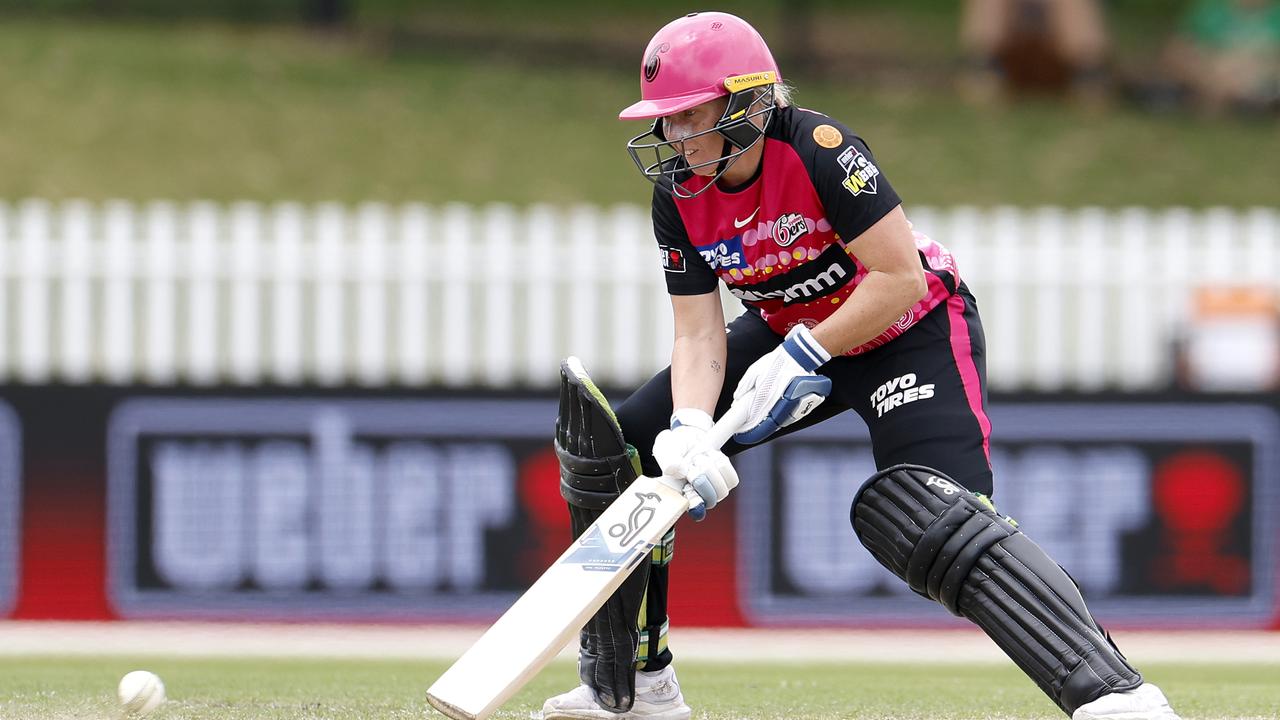 Alyssa Healy of the Sixers. Photo by Jonathan DiMaggio/Getty Images