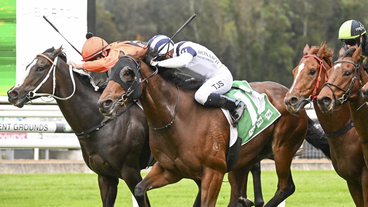 Barber cuts it fine to claim Takeover Target Stakes