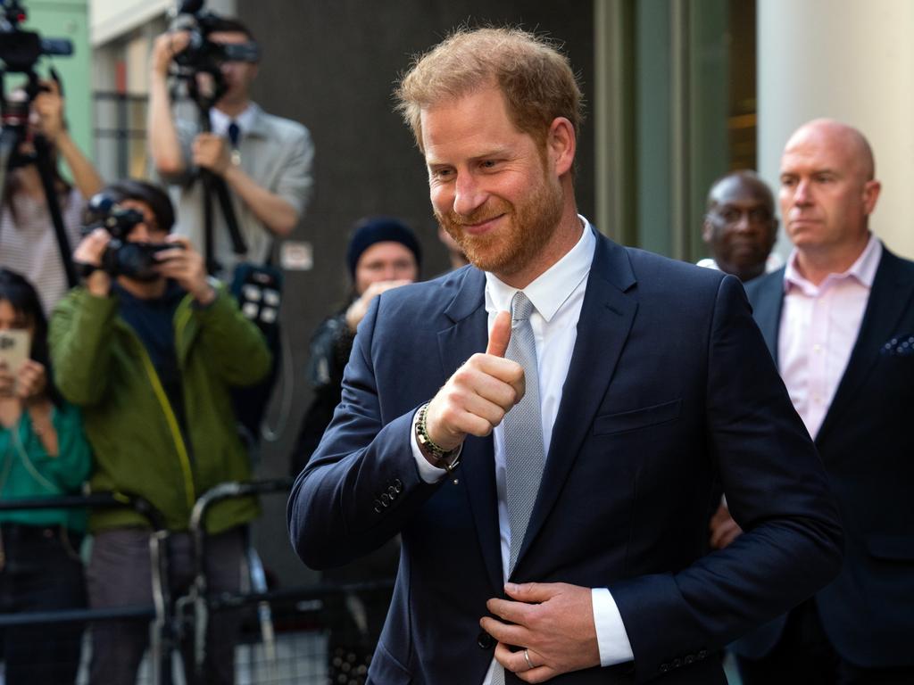 The Duke gives a thumbs up as he leaves after giving evidence at the Mirror Group Phone hacking trial. Picture: Carl Court/Getty Images