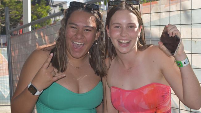 Lily Harper and Maia Gardner at the 2022 Caloundra Music Festival. Photo: Elizabeth Neil