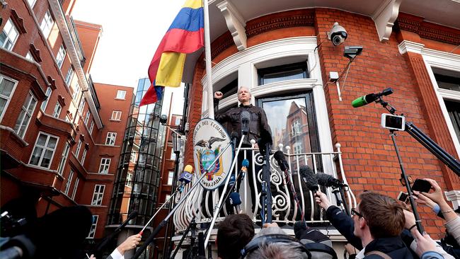 Assange would address media and supporters from the balcony … until his hosts banned him from doing so. Picture: Jack Taylor/Getty