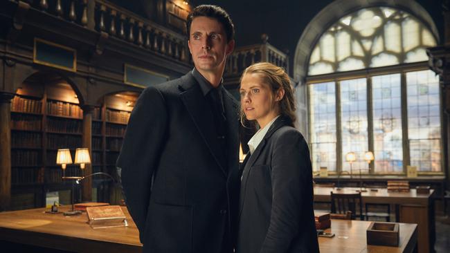 Matthew Goode as Matthew Clairmont and Teresa Palmer as Diana Bishop. Picture: Binge/Sky