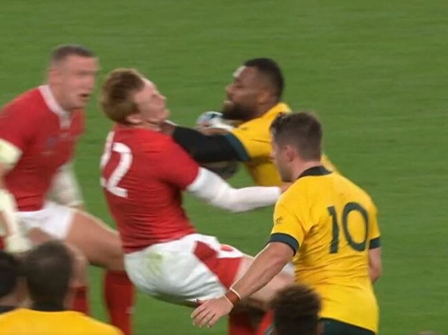 Samu Kerevi was penalised for this.