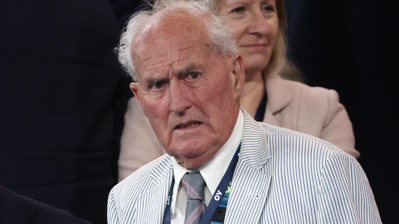 Tennis great Neale Fraser remembered as 'towering figure' in Australian sport