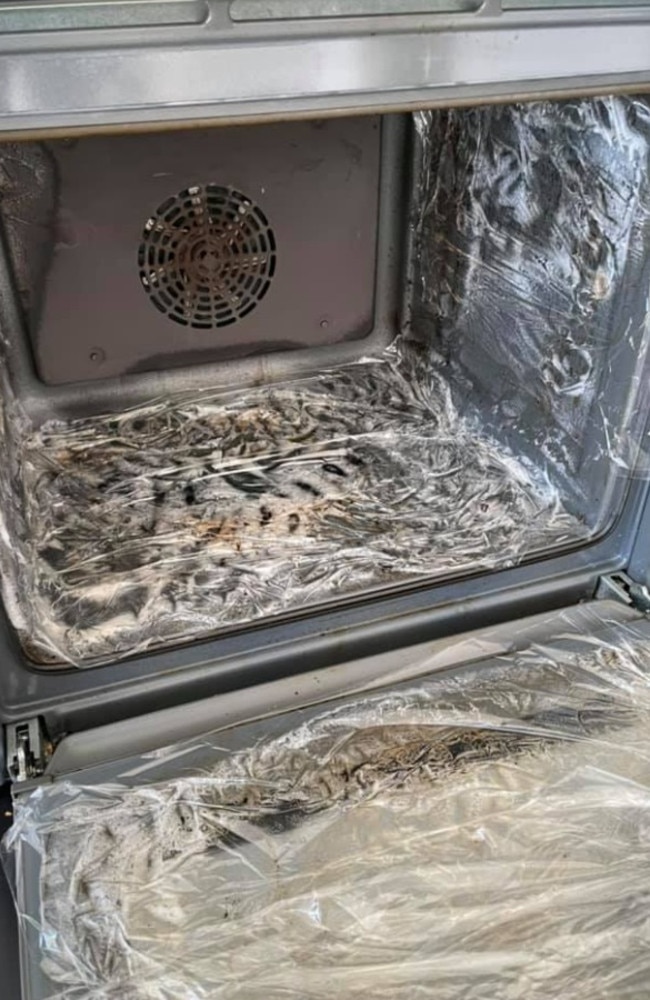 Aussie mum shares Glad Wrap oven cleaning hack Photos