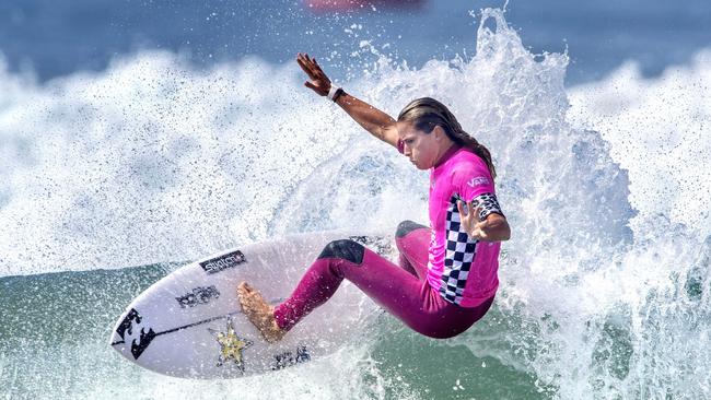 Courtney Conlogue in box seat for maiden World Surf League title win ...