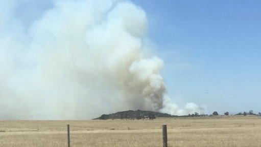 Out-of-control grass fire at Sunbury. Picture: Twitter/@penpln