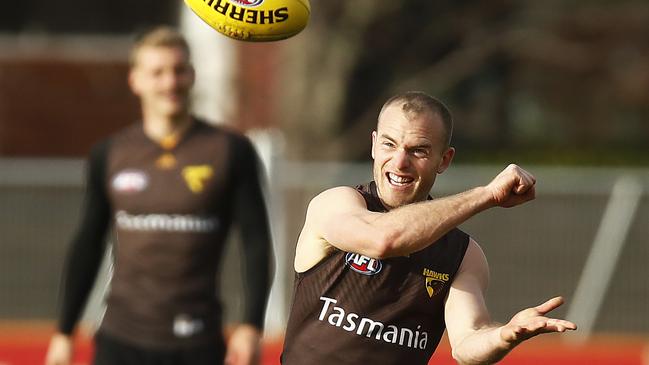 Tom Mitchell racked up 143 KFC SuperCoach points against North Melbourne.