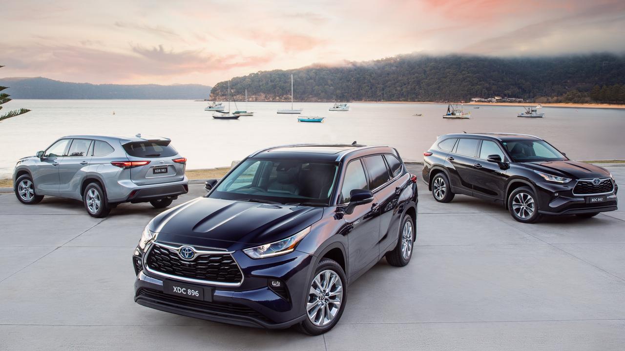 There are three trims in the Toyota Kluger range GX (left), Grande Hybrid (centre) and GCL (right).