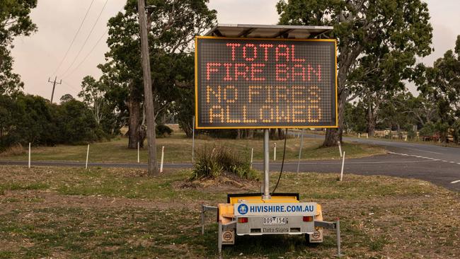 Signage on the Glenelg Highway near Glenthompson. Picture: NewsWire/Diego Fedele