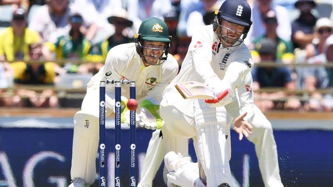 England's Mark Stoneman sweeps Nathan Lyon. Photo: AAP