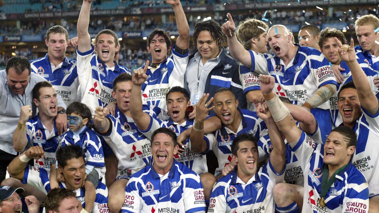 Canterbury team after win. NRL rugby league - Canterbury Bulldogs vs Sydney Roosters grand final match at Telstra Stadium 03 Oct 2004. /Rugby/Australia