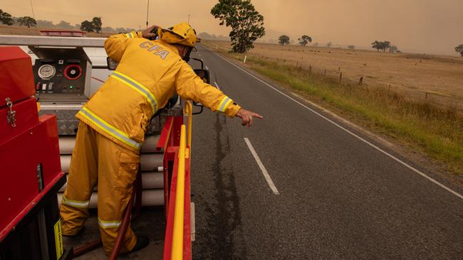 Hundreds of firefighters remain on the scene. Picture: NewsWire / Diego Fedele