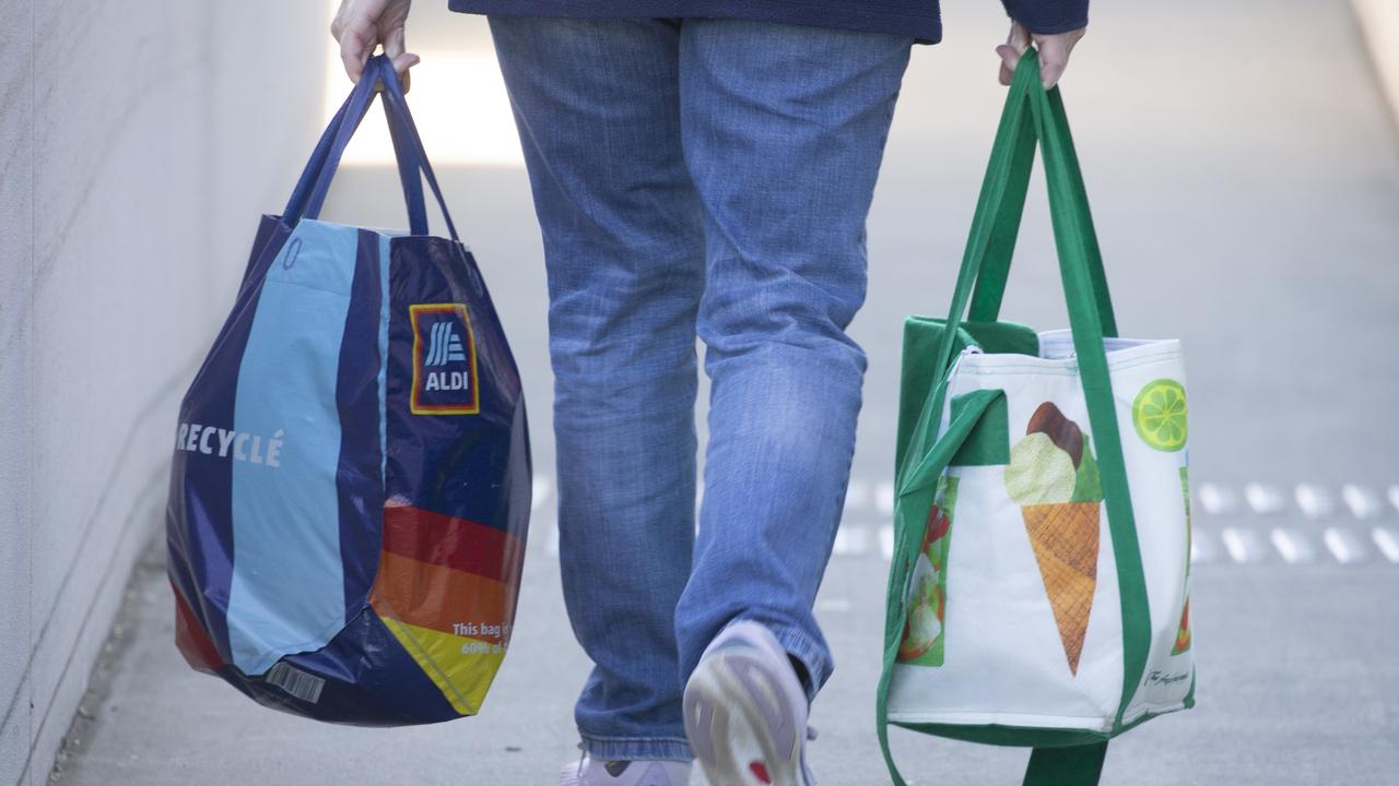 Supermarket trading hours are changed because of the public holiday. Picture: NewsWire / Glenn Campbell