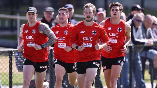 MELBOURNE . 09/12/2022. AFL. St Kilda training at RSEA Park, Moorabbin.  Zac Jones, Jade Gresham, Jimmy Webster and Jack Steele running together     . Picture by Michael Klein