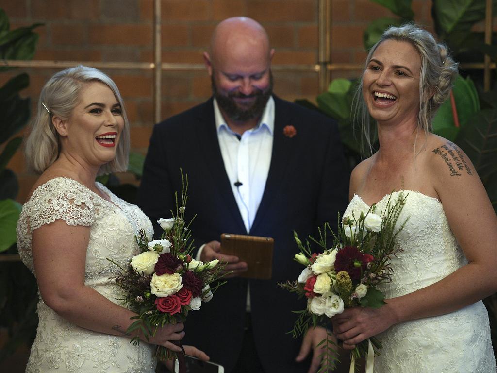 Same-sex couples legally marry in Australia | Daily Telegraph