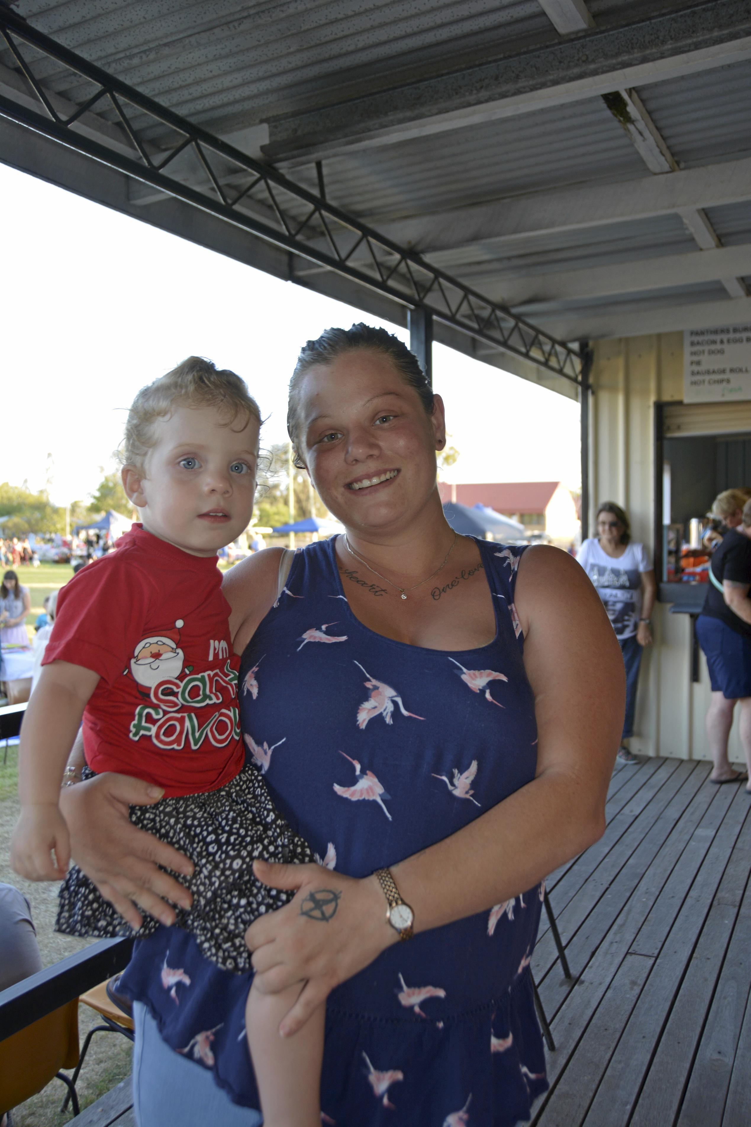 Ava-lea Grace (left) with Rachael Kleintank at the Tara Christmas Carnival 081218. Picture: Eloise Quinlivan