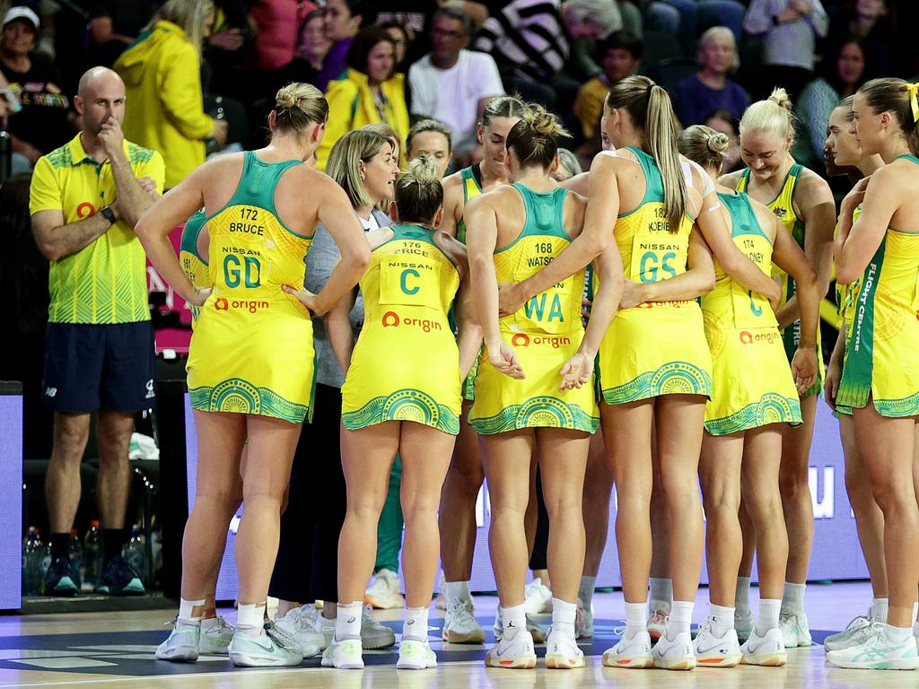 Diamonds coach Stacey Marinkovich speaks with her team after the loss. Picture: Getty Images