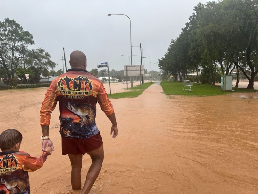 Flooding in the streets of Mossman. Picture: Harry Cobb