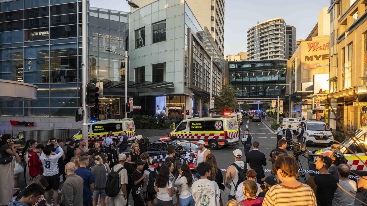 Anthony Albanese has paid tribute to the heroic bystanders. Picture: NCA NewsWire / Monique Harmer