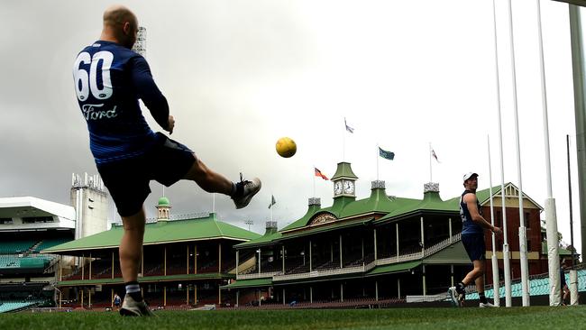 Gary Ablett practises goalkicking at Geelong training at the SCG on Wednesday Picture: Phil Hillyard